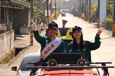 立委當選人鍾佳濱、伍麗華謝票 稱將會更認真反映民意