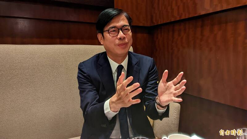 受邀訪問東京的高雄市長陳其邁今天傍晚接受本報訪問時，談及這次訪行主要是要來和日本政界老朋友敘舊聯絡感情，這也是他在國境解封後首次出訪，此行拜會東京都知事小池百合子，並與日華懇議員餐敘。（記者林翠儀攝）
