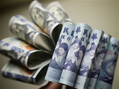 楊金龍：課徵熱錢稅副作用大 可能嚇跑外資須再研究